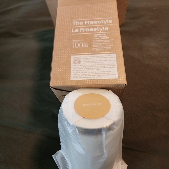 Samsung Le Freestyle Projector, battery base, hard shell carrying case. - Picture 4 of 10